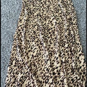BOUTIQUE leopard / cheetah midi skirt